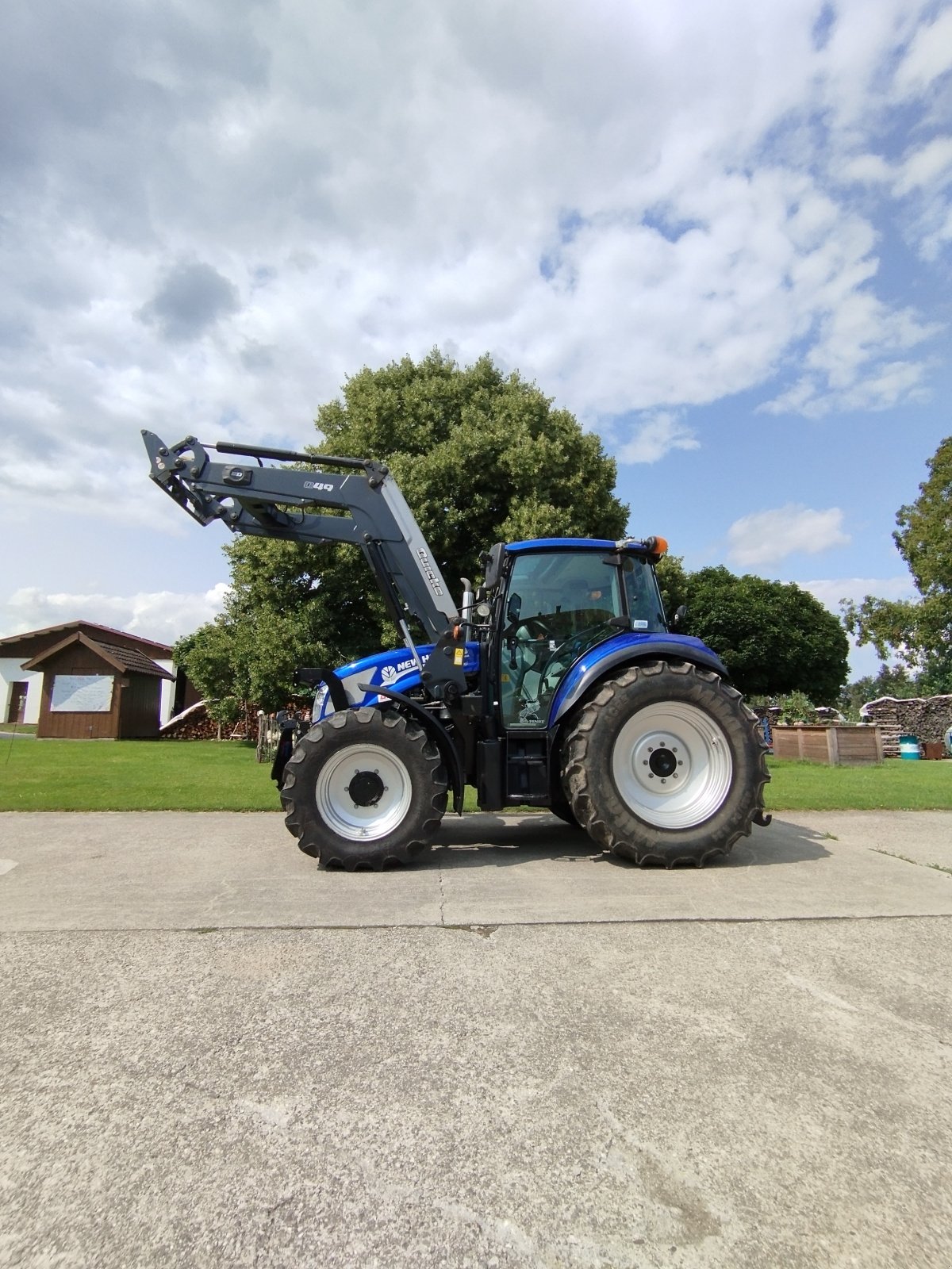 Traktor of the type New Holland T 4.95, Gebrauchtmaschine in Kraiburg (Picture 3)