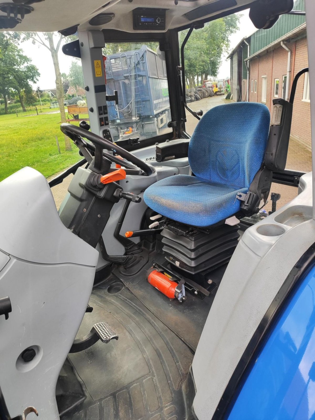 Traktor des Typs New Holland T 5050, Gebrauchtmaschine in Rouveen (Bild 5)