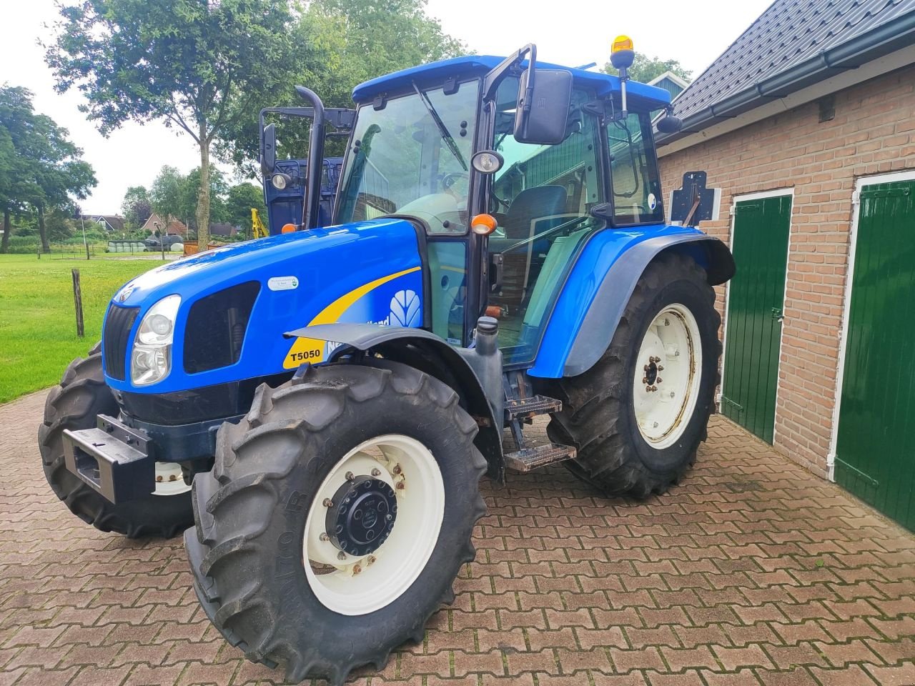 Traktor des Typs New Holland T 5050, Gebrauchtmaschine in Rouveen (Bild 2)