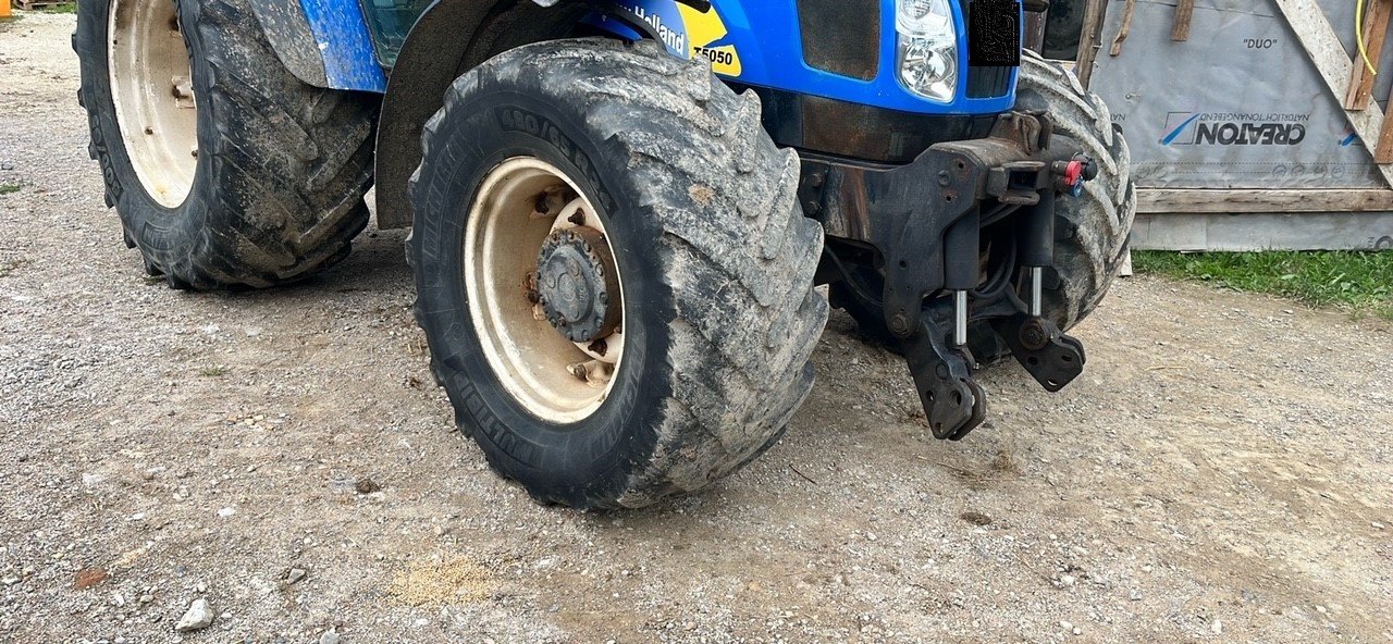 Traktor des Typs New Holland t 5050, Gebrauchtmaschine in Donaueschingen (Bild 4)