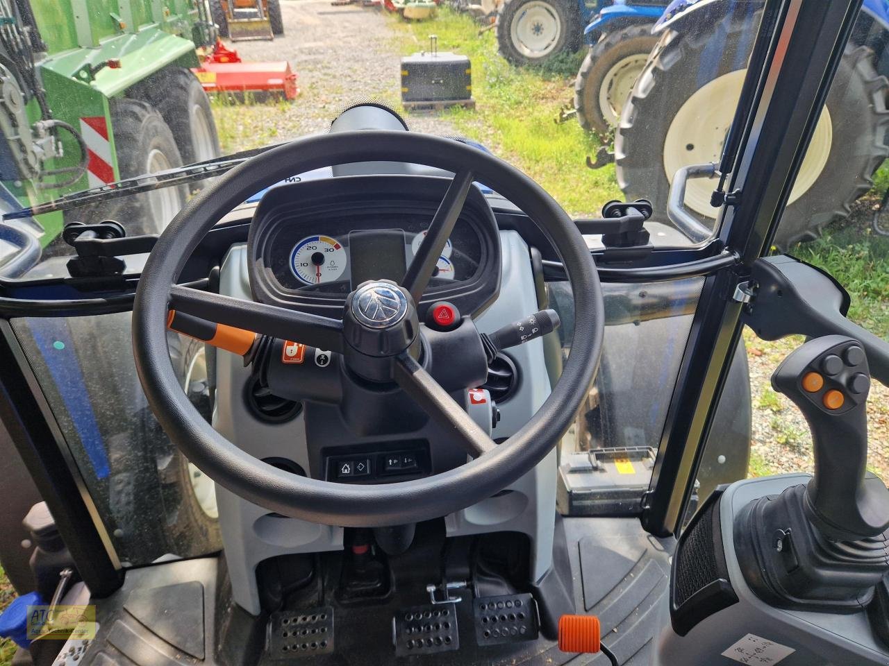 Traktor typu New Holland T 5.100 DC, Neumaschine w Groß-Gerau (Zdjęcie 5)