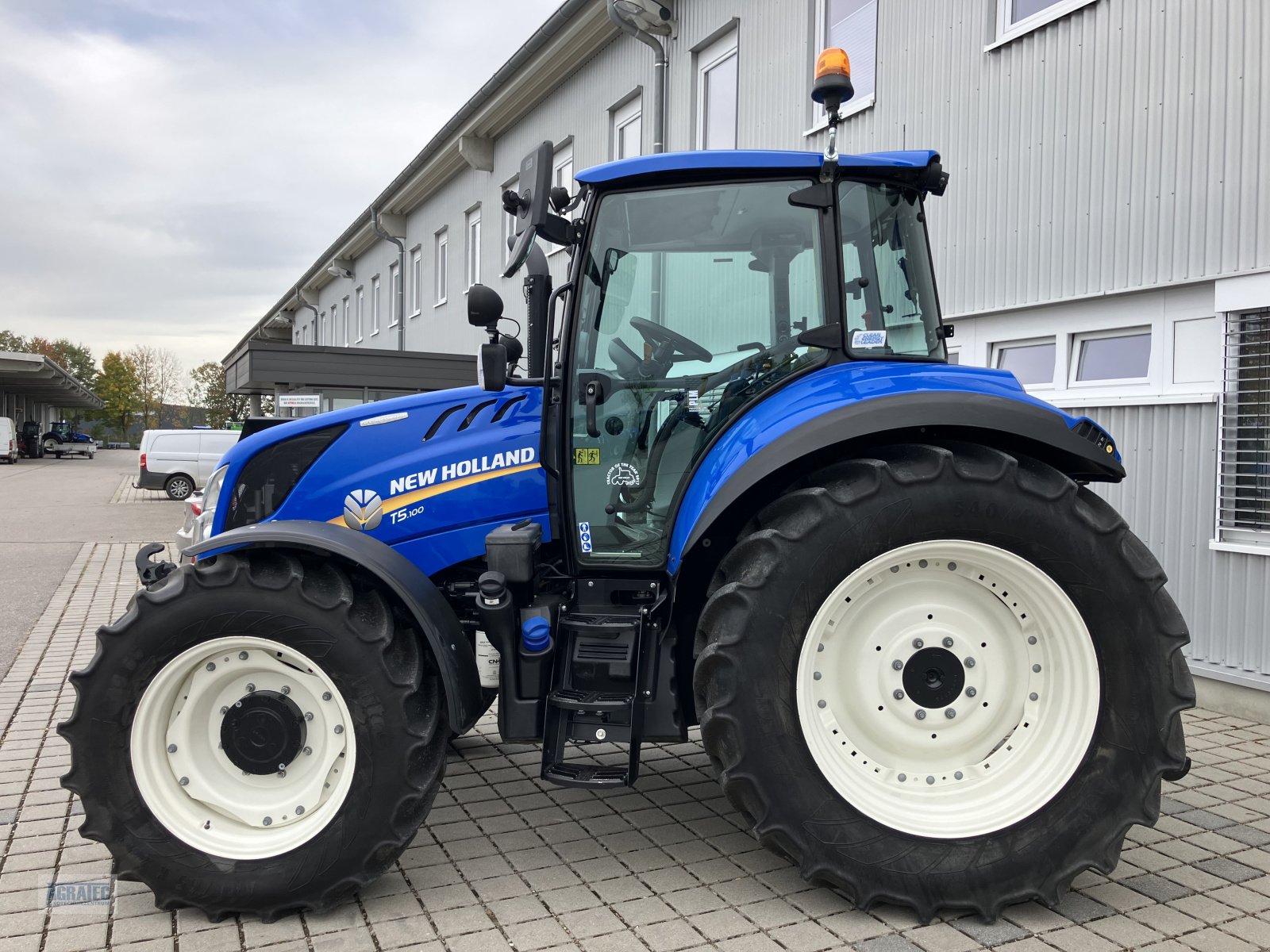 Traktor of the type New Holland T 5.100 ElectroCommand, Gebrauchtmaschine in Salching bei Straubing (Picture 10)