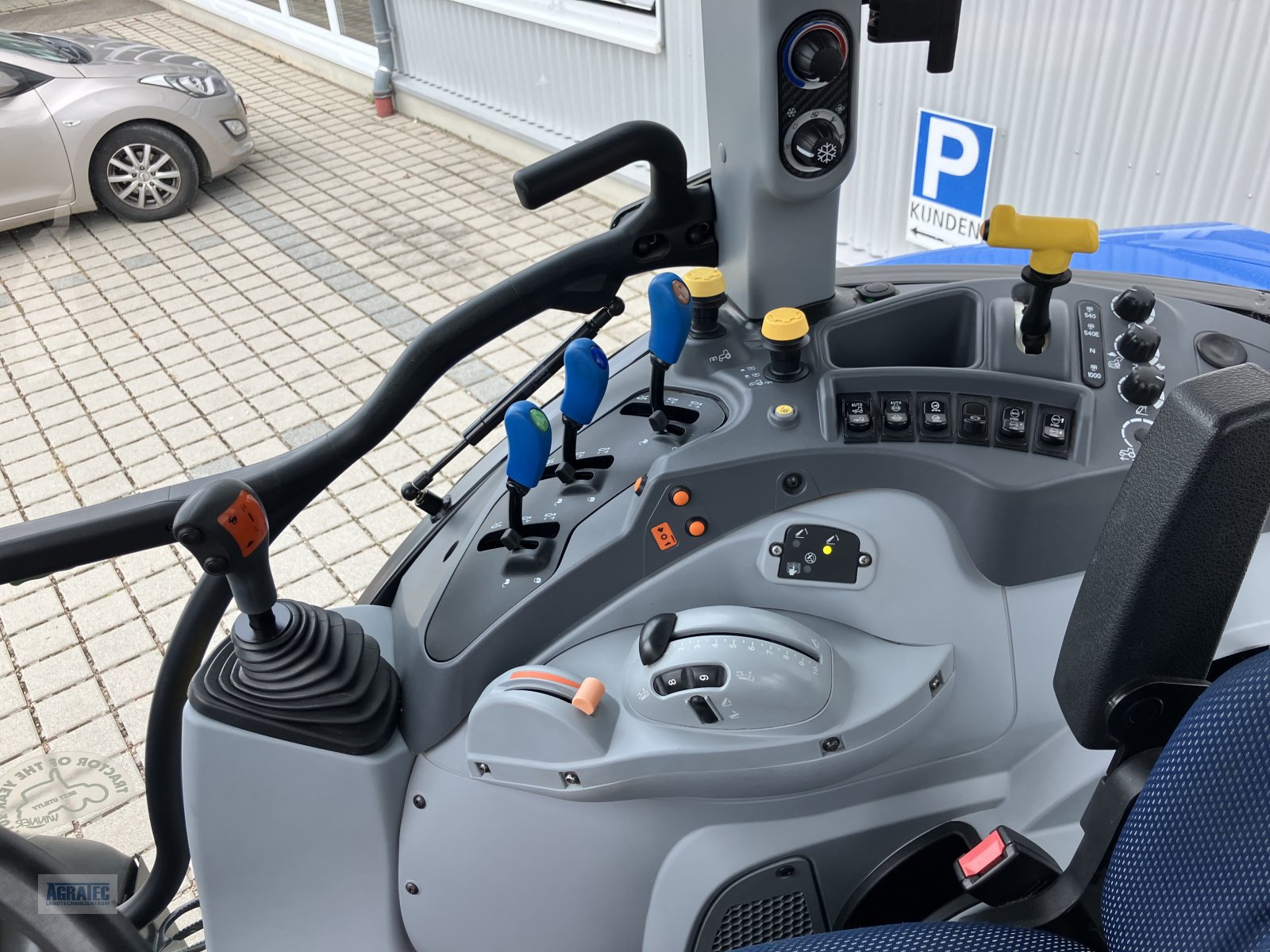 Traktor del tipo New Holland T 5.100 ElectroCommand, Gebrauchtmaschine en Salching bei Straubing (Imagen 12)