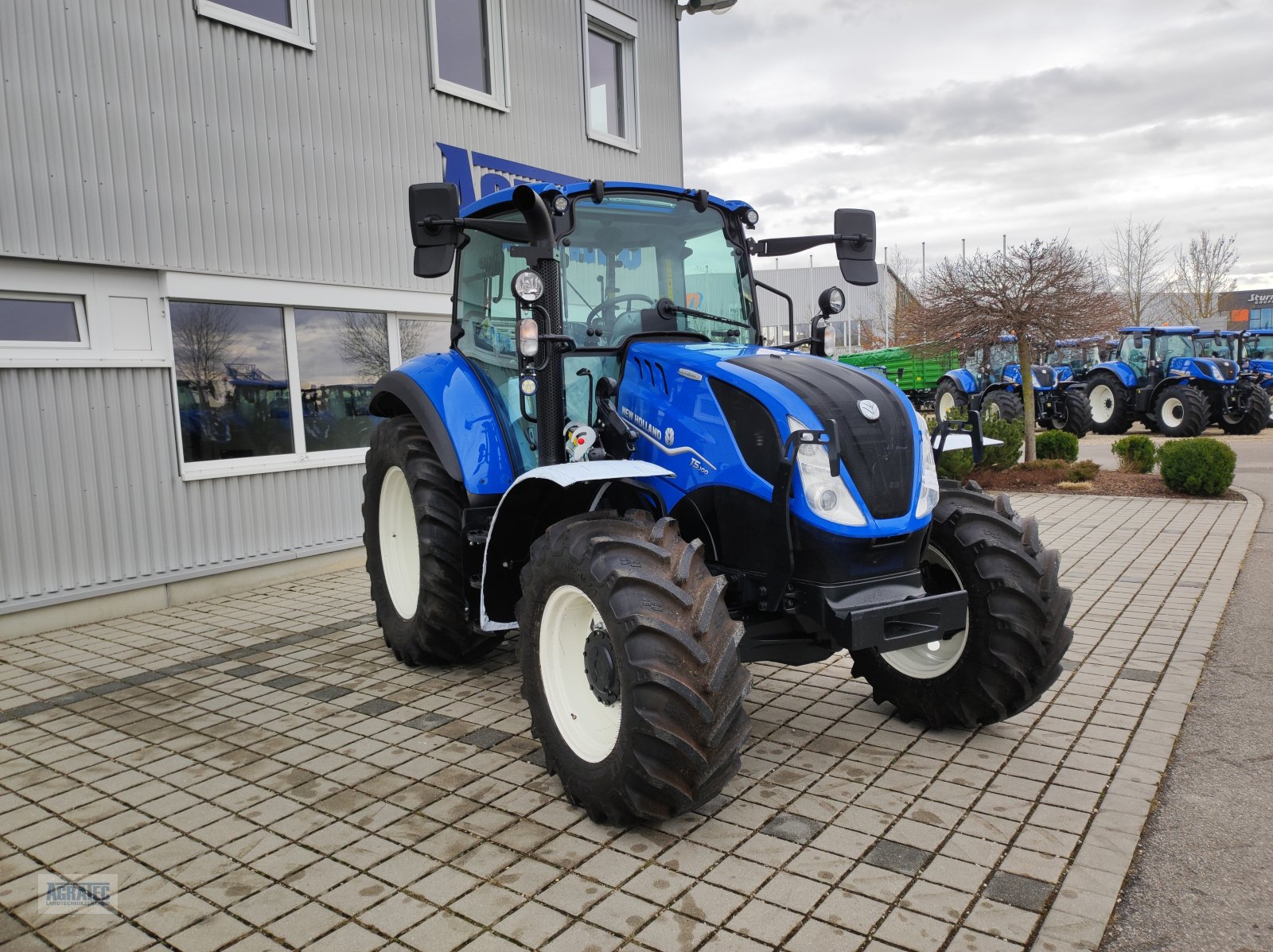 Traktor typu New Holland T 5.100 ElectroCommand, Neumaschine w Salching bei Straubing (Zdjęcie 4)