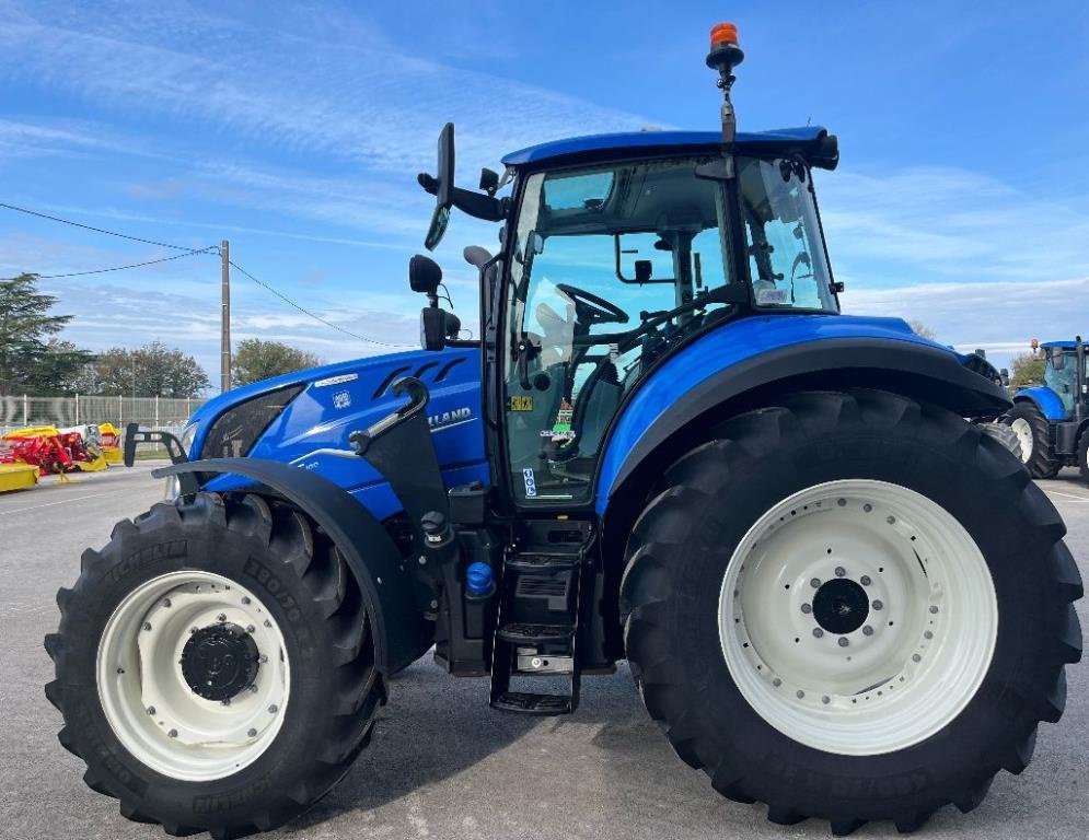 Traktor от тип New Holland T 5.100, Gebrauchtmaschine в Montauban (Снимка 3)