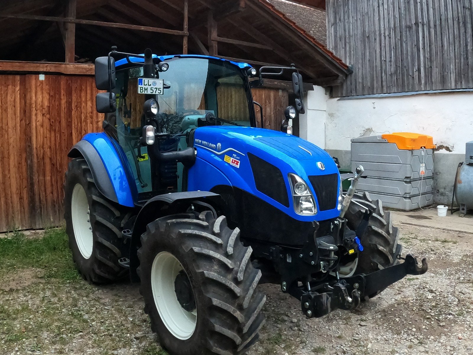 Traktor des Typs New Holland T 5.100, Gebrauchtmaschine in 86925 Fuchstal (Bild 2)