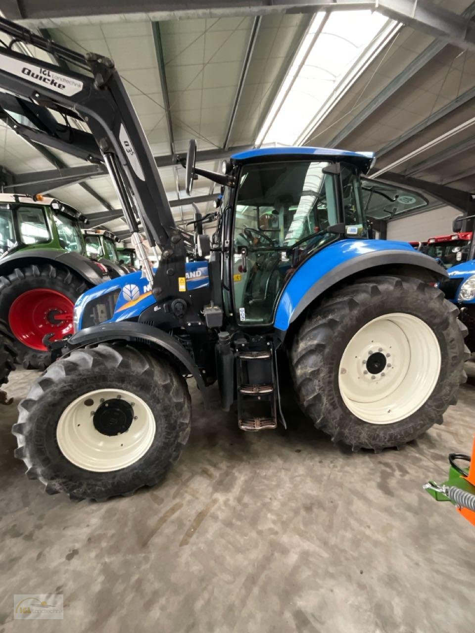 Traktor del tipo New Holland T 5.105 Electro Command, Gebrauchtmaschine In Pfreimd (Immagine 2)