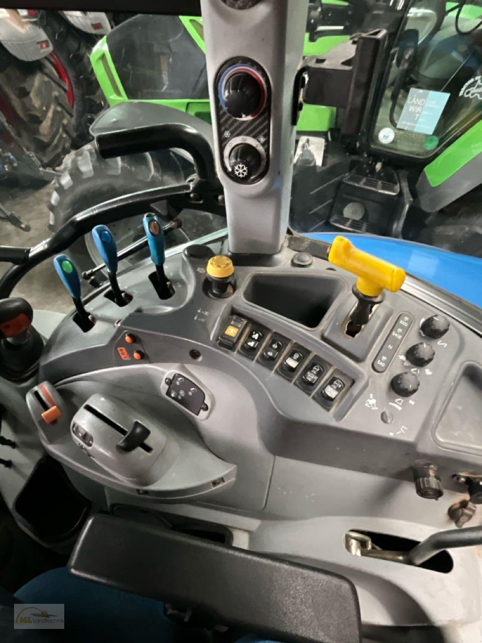 Traktor del tipo New Holland T 5.105 Electro Command, Gebrauchtmaschine In Pfreimd (Immagine 7)