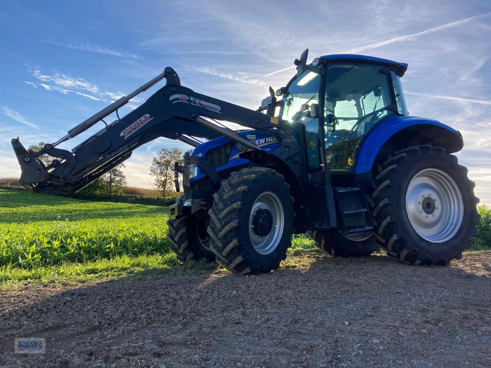 Traktor of the type New Holland T 5.105 ElectroCommand, Gebrauchtmaschine in Salching bei Straubing (Picture 2)