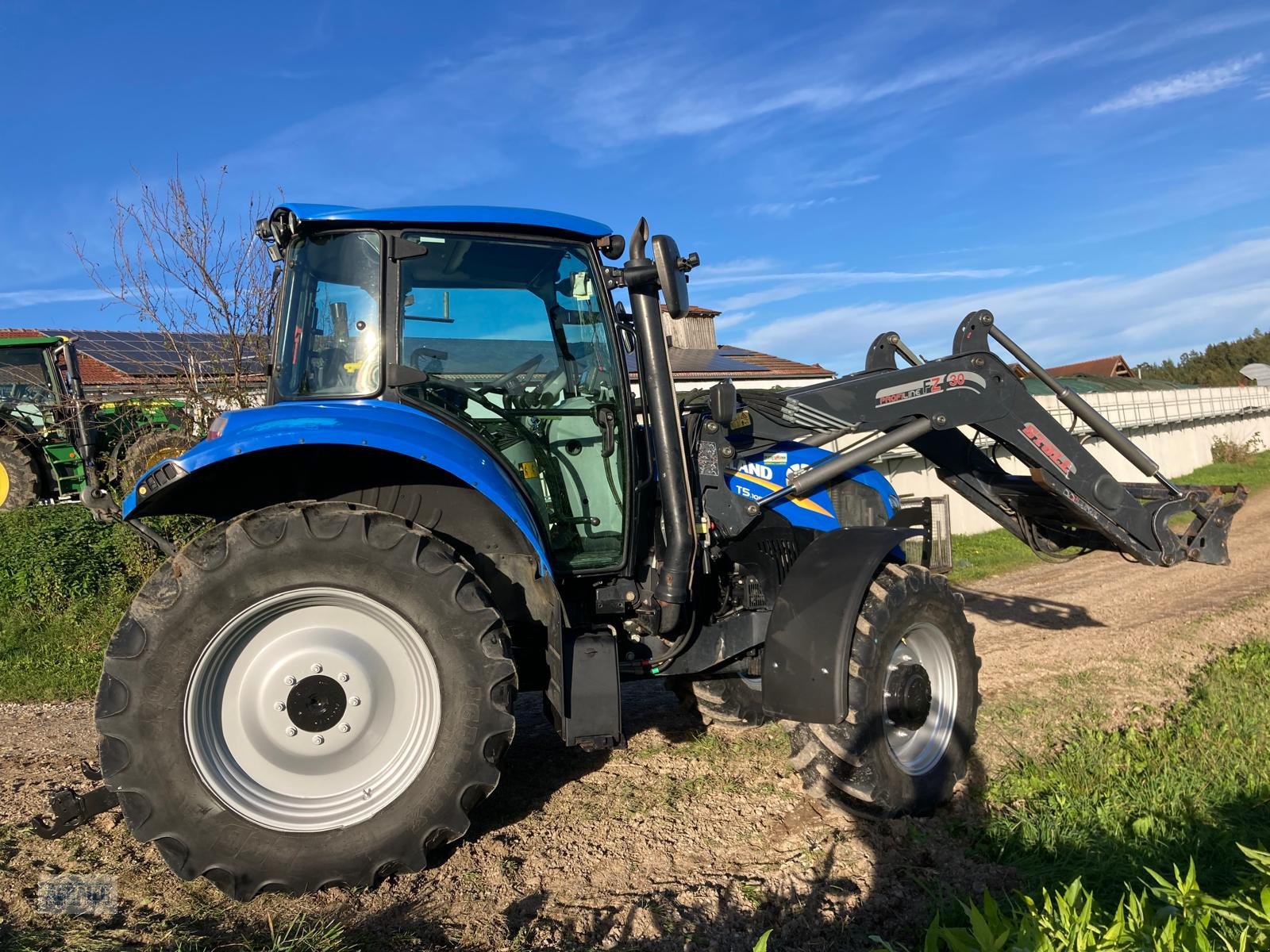 Traktor des Typs New Holland T 5.105 ElectroCommand, Gebrauchtmaschine in Salching bei Straubing (Bild 4)