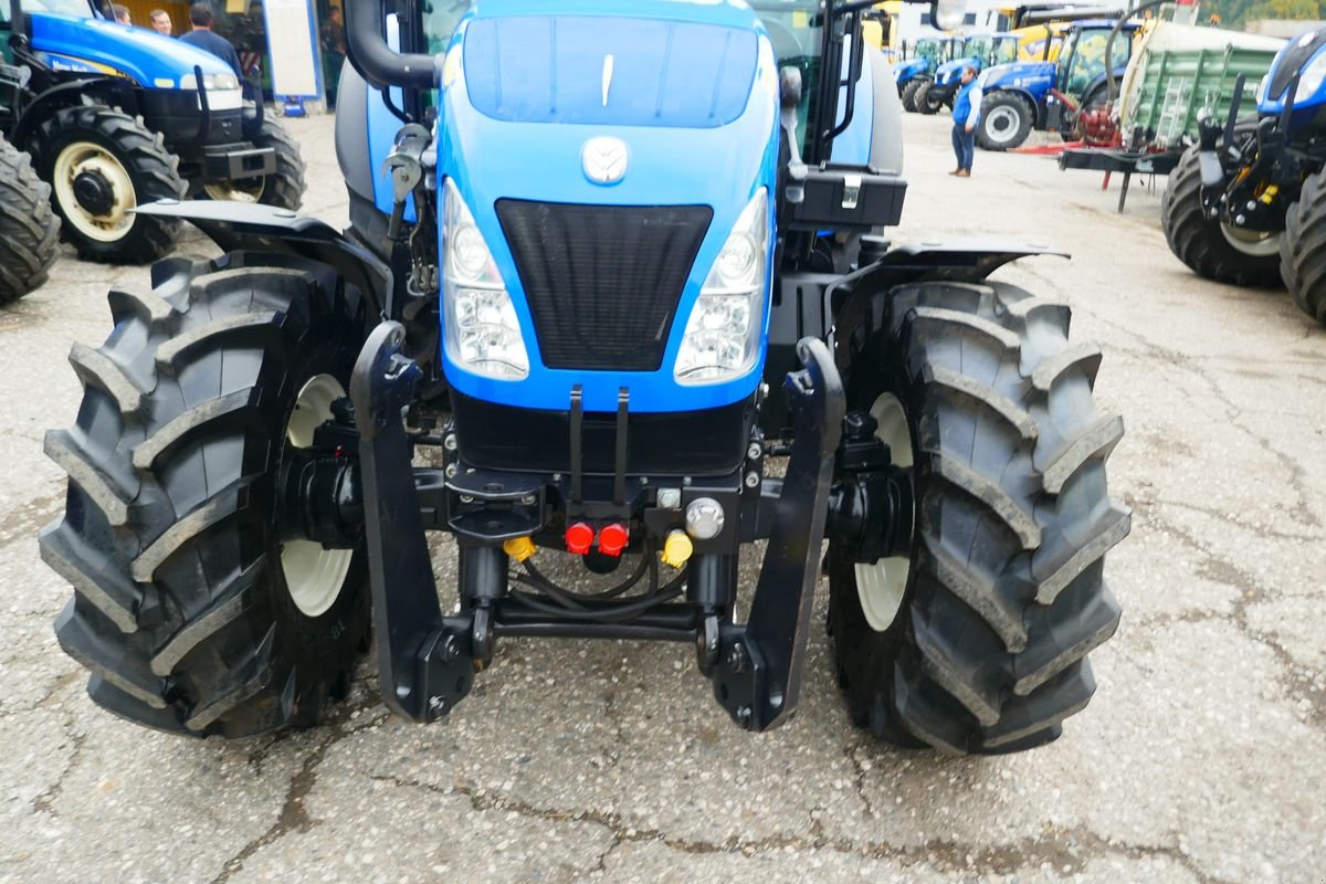 Traktor of the type New Holland T 5.105, Neumaschine in Villach (Picture 3)