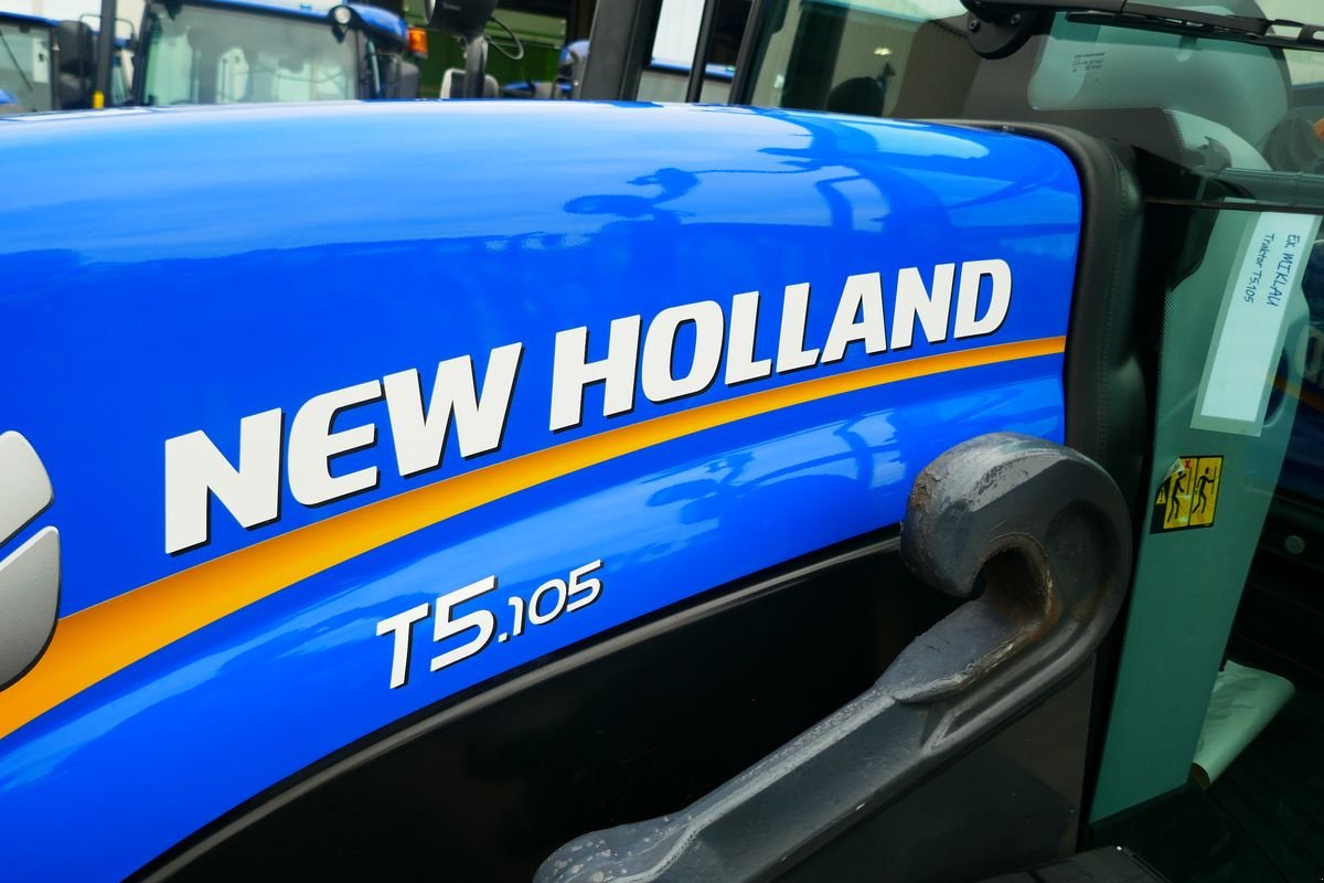 Traktor van het type New Holland T 5.105, Neumaschine in Villach (Foto 4)