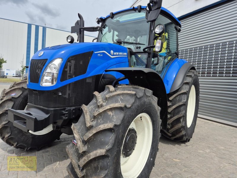 Traktor van het type New Holland T 5.120 DC, Neumaschine in Groß-Gerau (Foto 1)