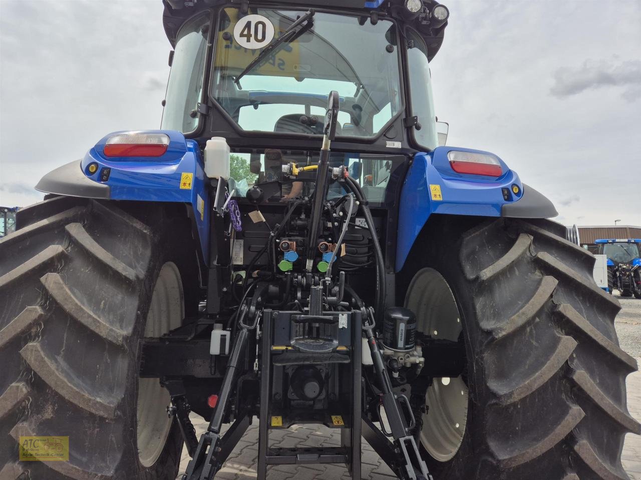 Traktor типа New Holland T 5.120 DC, Neumaschine в Groß-Gerau (Фотография 2)