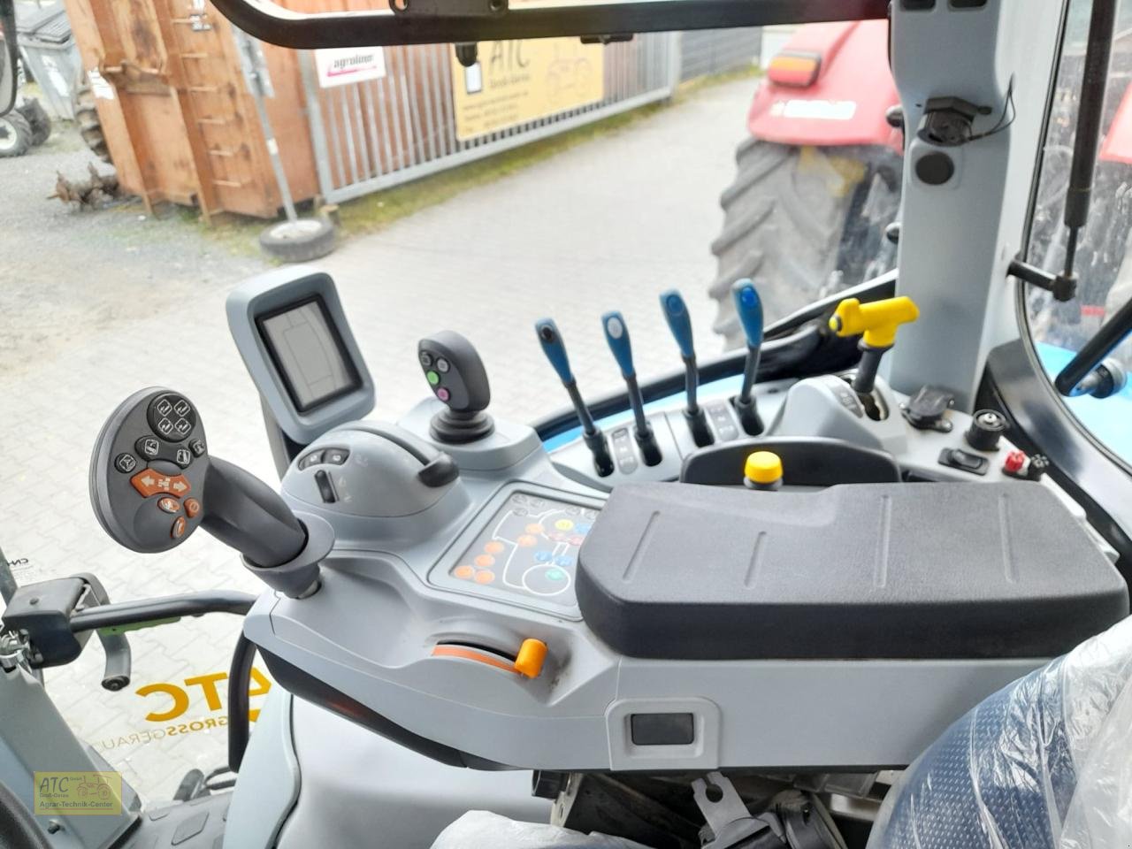 Traktor Türe ait New Holland T 5.120 DCT, Neumaschine içinde Groß-Gerau (resim 7)