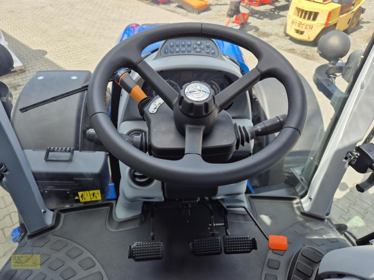 Traktor a típus New Holland T 5.140 AC, Neumaschine ekkor: Groß-Gerau (Kép 2)