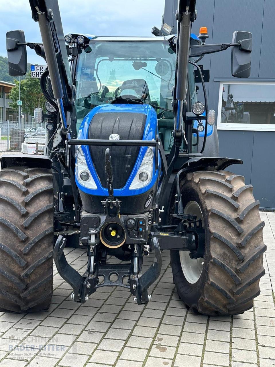 Traktor of the type New Holland T 5.140 Autocommand, Gebrauchtmaschine in Freiburg (Picture 3)