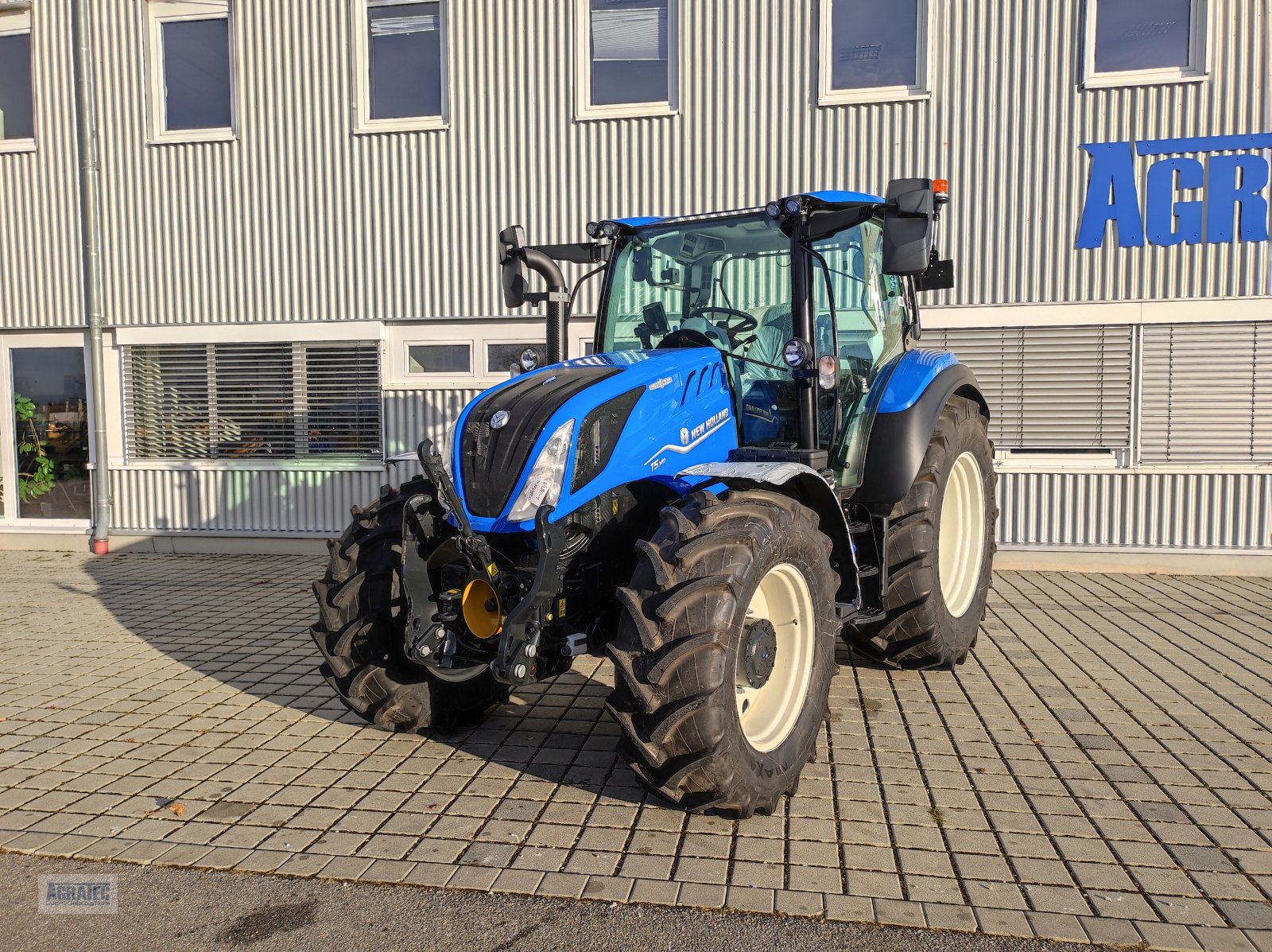 Traktor του τύπου New Holland T 5.140 AutoCommand, Neumaschine σε Salching bei Straubing (Φωτογραφία 2)