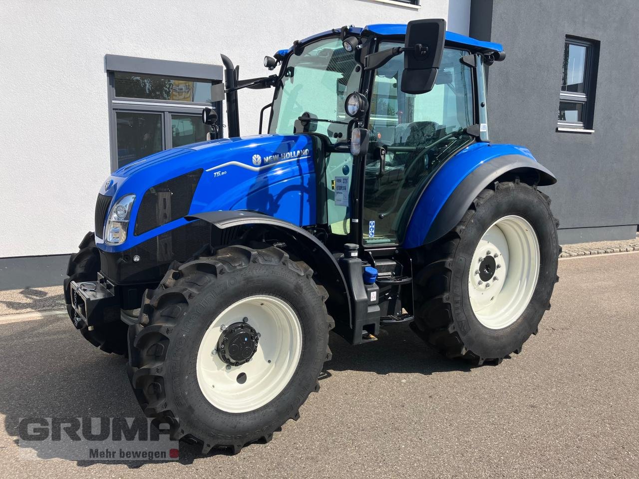 Traktor des Typs New Holland T 5.80 M, Neumaschine in Friedberg-Derching (Bild 1)