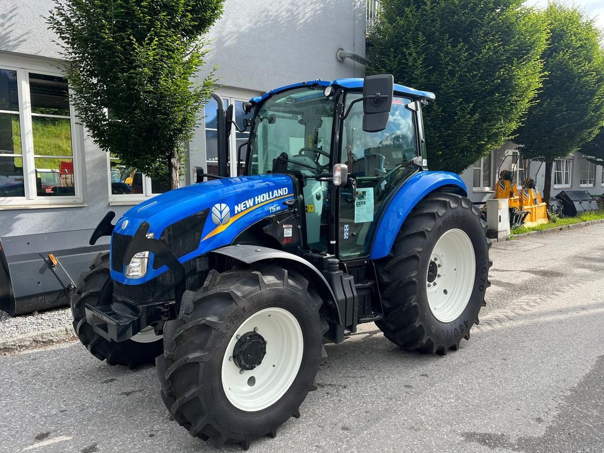 Traktor от тип New Holland T 5.85, Gebrauchtmaschine в Burgkirchen (Снимка 1)