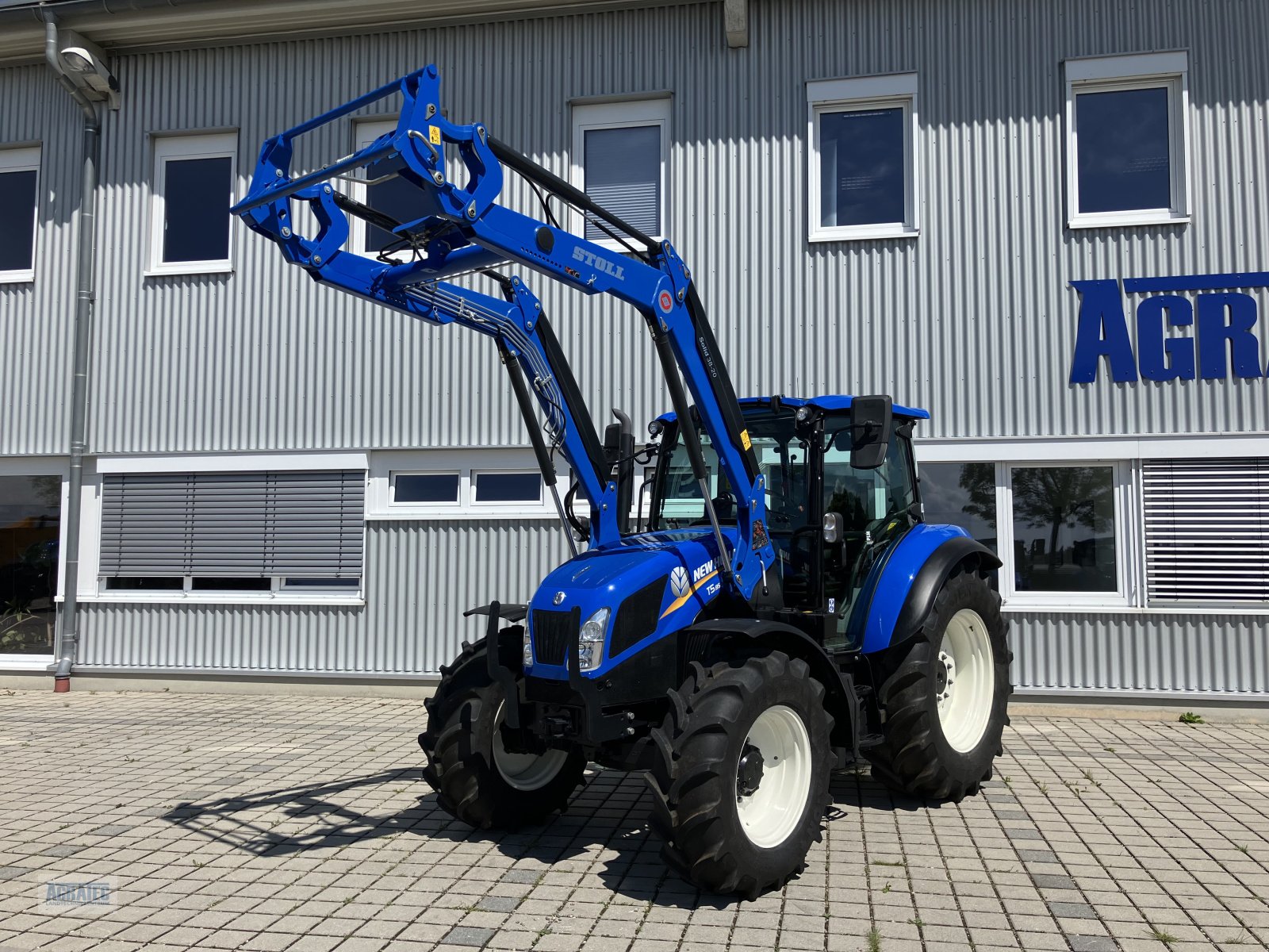 Traktor типа New Holland T 5.85, Gebrauchtmaschine в Salching bei Straubing (Фотография 2)