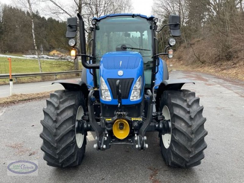 Traktor of the type New Holland T 5.90 DC, Neumaschine in Münzkirchen (Picture 3)