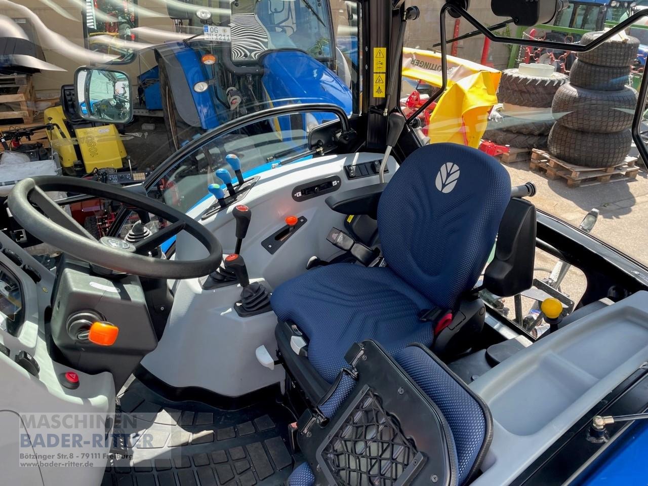 Traktor typu New Holland T 5.90S POS STAGE V, Neumaschine v Freiburg (Obrázok 4)