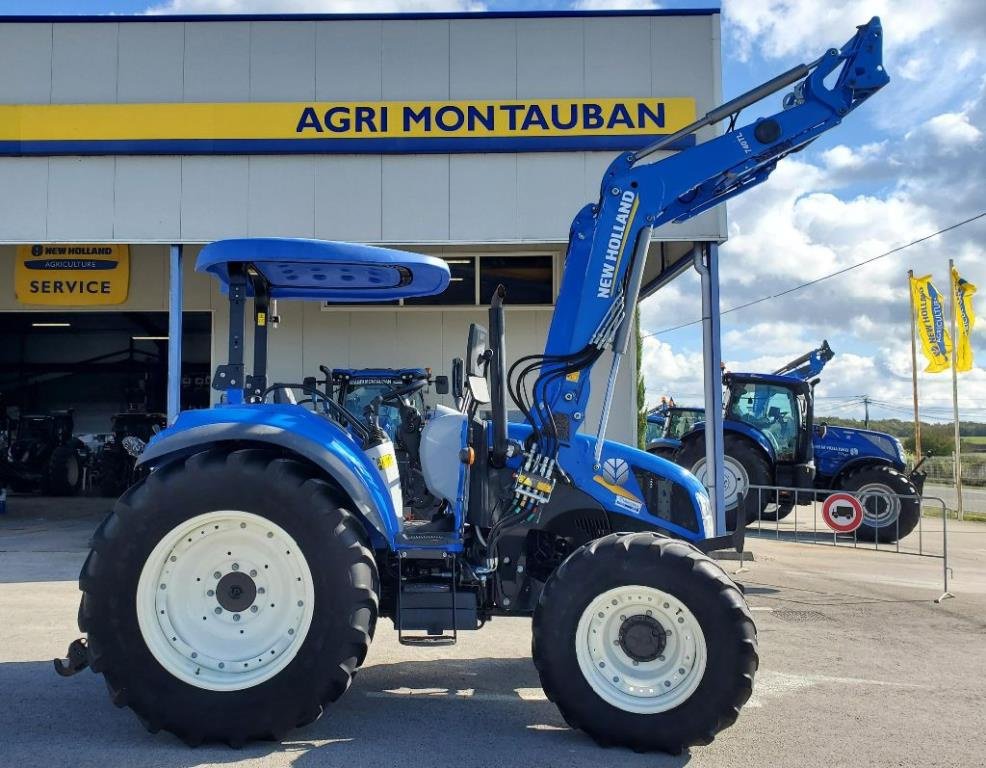 Traktor of the type New Holland T 5.95, Gebrauchtmaschine in Montauban (Picture 2)