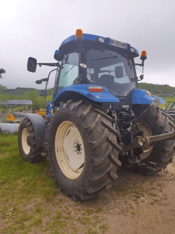 Traktor du type New Holland T 6020 ELITE, Gebrauchtmaschine en ENNEZAT (Photo 4)