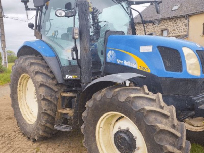 Traktor du type New Holland T 6020 ELITE, Gebrauchtmaschine en ENNEZAT