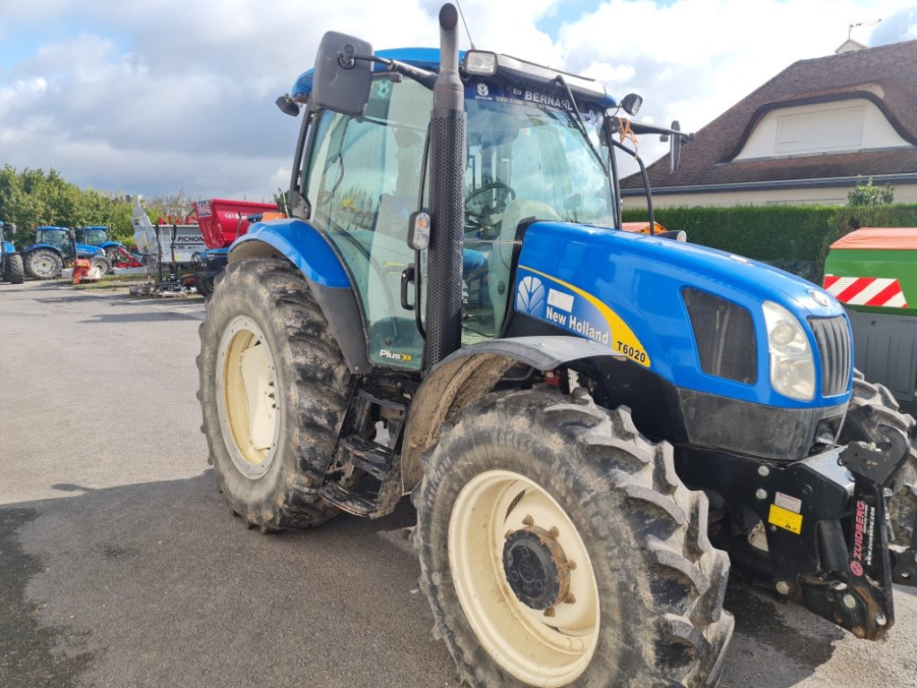 Traktor του τύπου New Holland T 6020 PLUS, Gebrauchtmaschine σε VERT TOULON (Φωτογραφία 2)