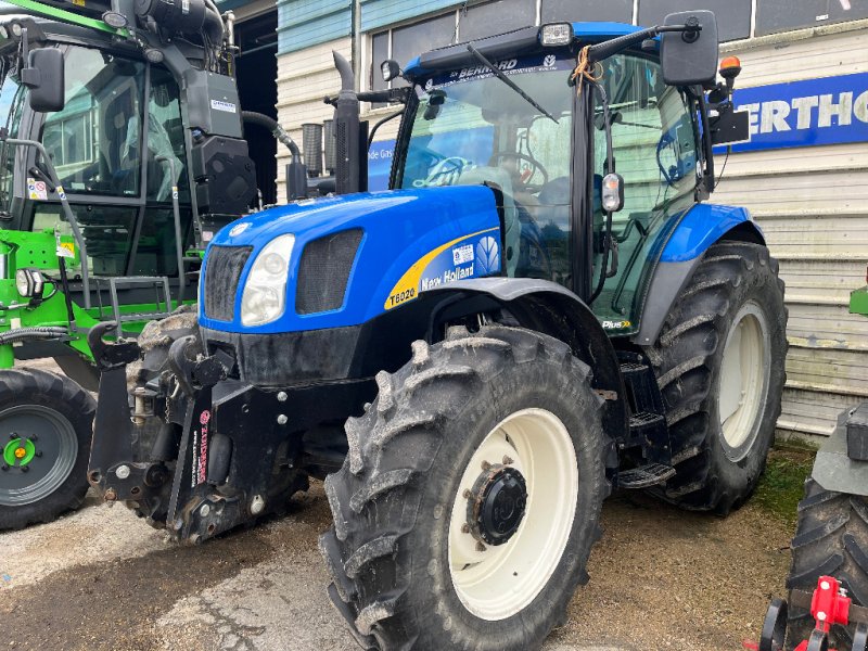 Traktor от тип New Holland T 6020 PLUS, Gebrauchtmaschine в VERT TOULON (Снимка 1)