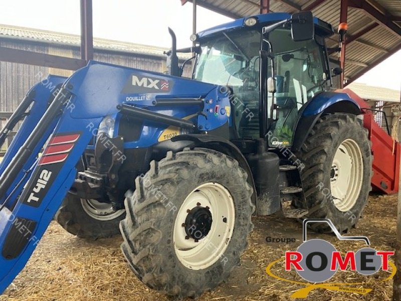 Traktor of the type New Holland T 6030 ELITE, Gebrauchtmaschine in Gennes sur glaize (Picture 1)