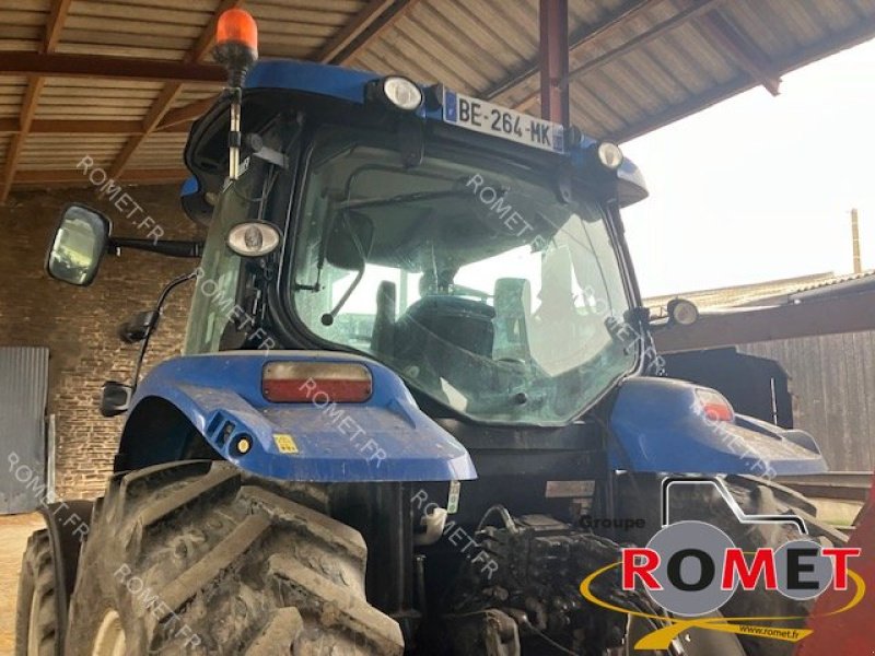 Traktor van het type New Holland T 6030 ELITE, Gebrauchtmaschine in Gennes sur glaize (Foto 3)