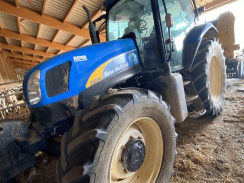 Traktor of the type New Holland T 6050, Gebrauchtmaschine in Montauban