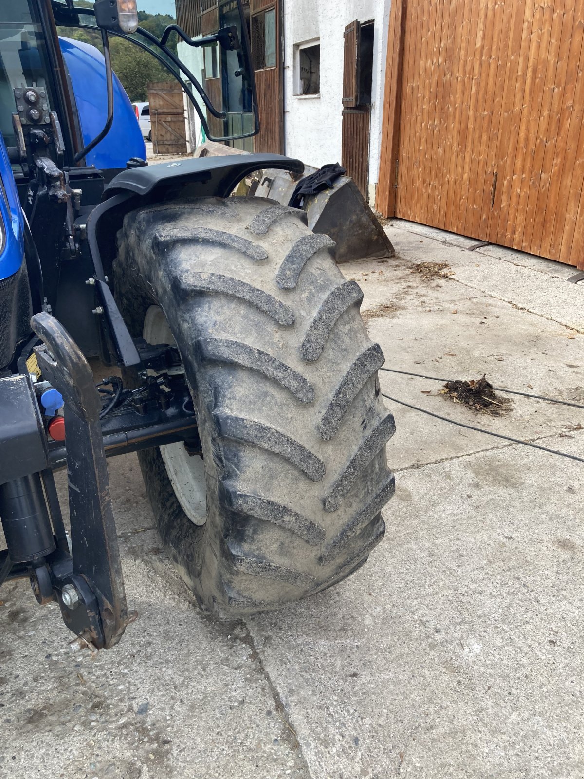 Traktor des Typs New Holland T 6070, Gebrauchtmaschine in Au am Inn (Bild 4)