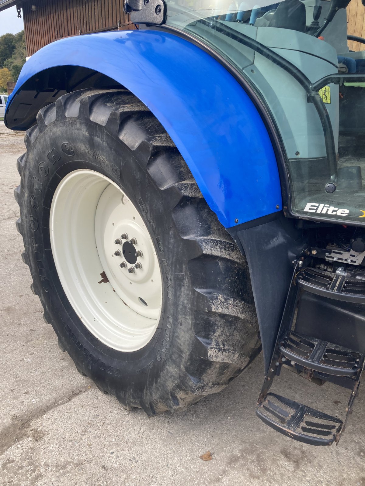 Traktor del tipo New Holland T 6070, Gebrauchtmaschine en Au am Inn (Imagen 5)