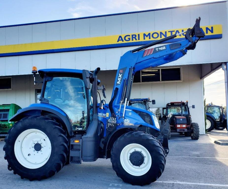 Traktor du type New Holland T 6.145, Gebrauchtmaschine en Montauban (Photo 1)