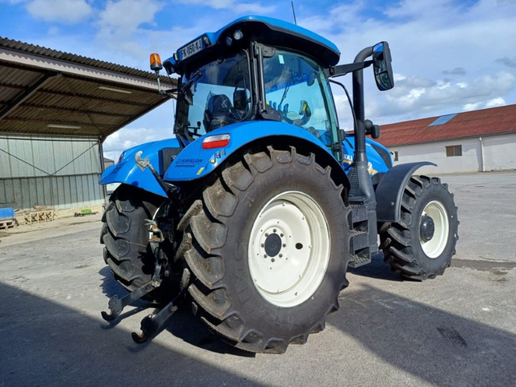 Traktor of the type New Holland T 6.175 DYNAMIC COMMAND, Gebrauchtmaschine in VERT TOULON (Picture 4)