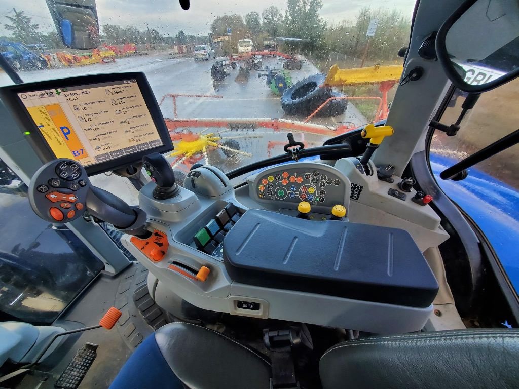 Traktor del tipo New Holland T 6.175, Gebrauchtmaschine en Montauban (Imagen 6)