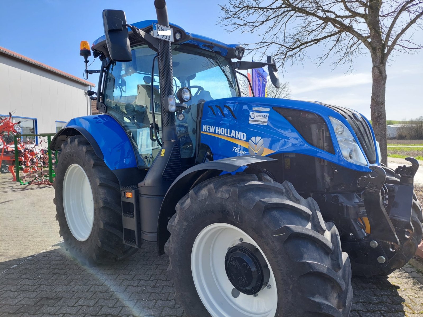 Traktor van het type New Holland T 6.180 AC, Neumaschine in Hohenfels (Foto 1)