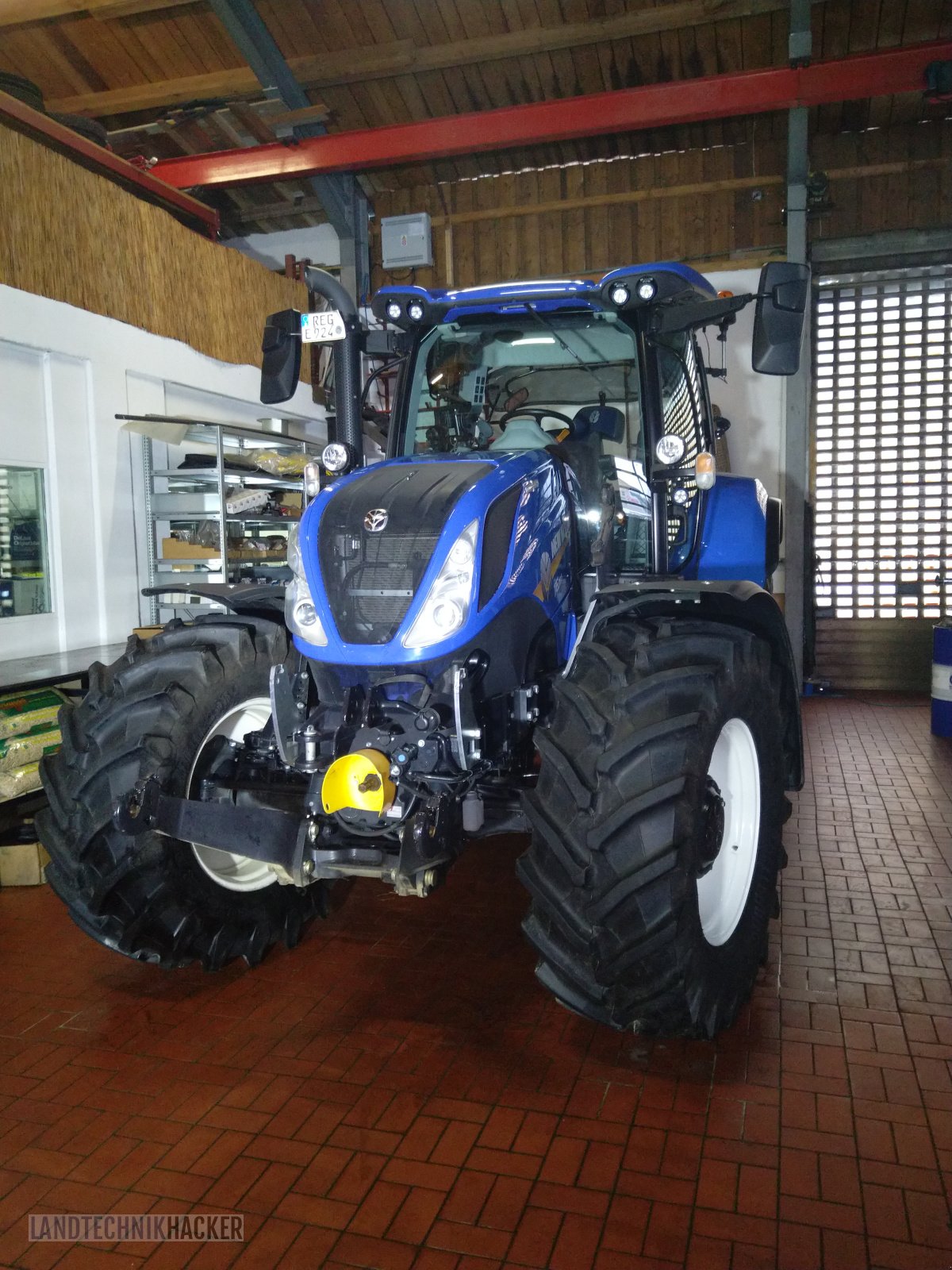 Traktor van het type New Holland T 6.180 AC, Gebrauchtmaschine in Gotteszell (Foto 10)