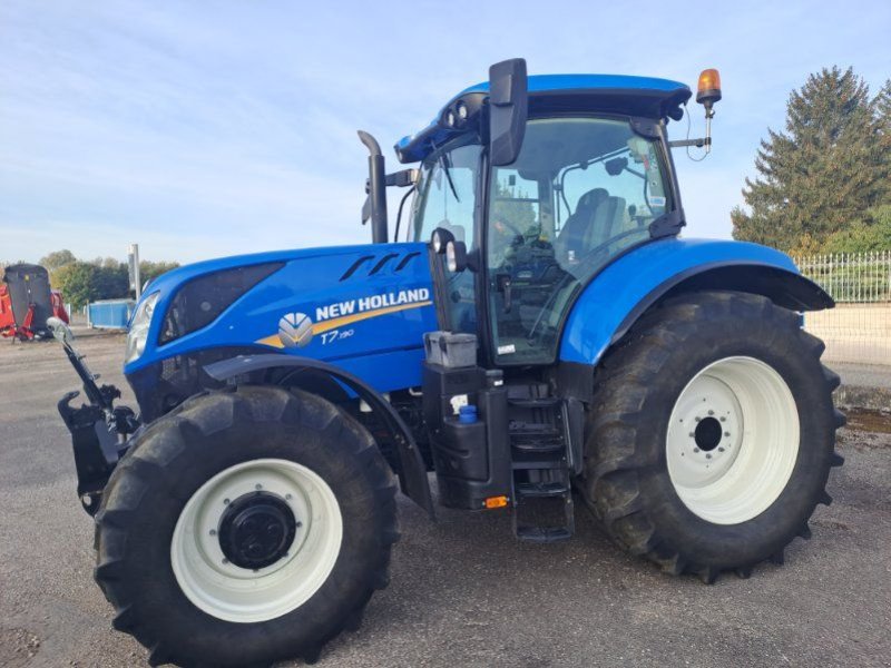 Traktor of the type New Holland T 7 190 RC, Gebrauchtmaschine in CHEVILLON  (MAIZEROY) (Picture 1)