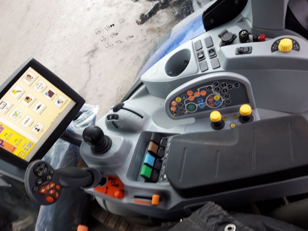 Traktor del tipo New Holland T 7 270 AC BLUEPOWER, Gebrauchtmaschine en BRAS SUR MEUSE (Imagen 6)