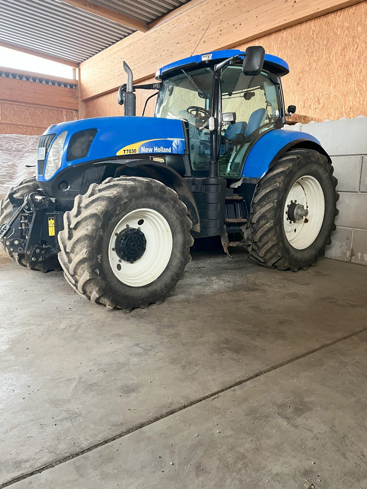 Traktor typu New Holland T 7030, Gebrauchtmaschine v Herrenberg (Obrázek 1)