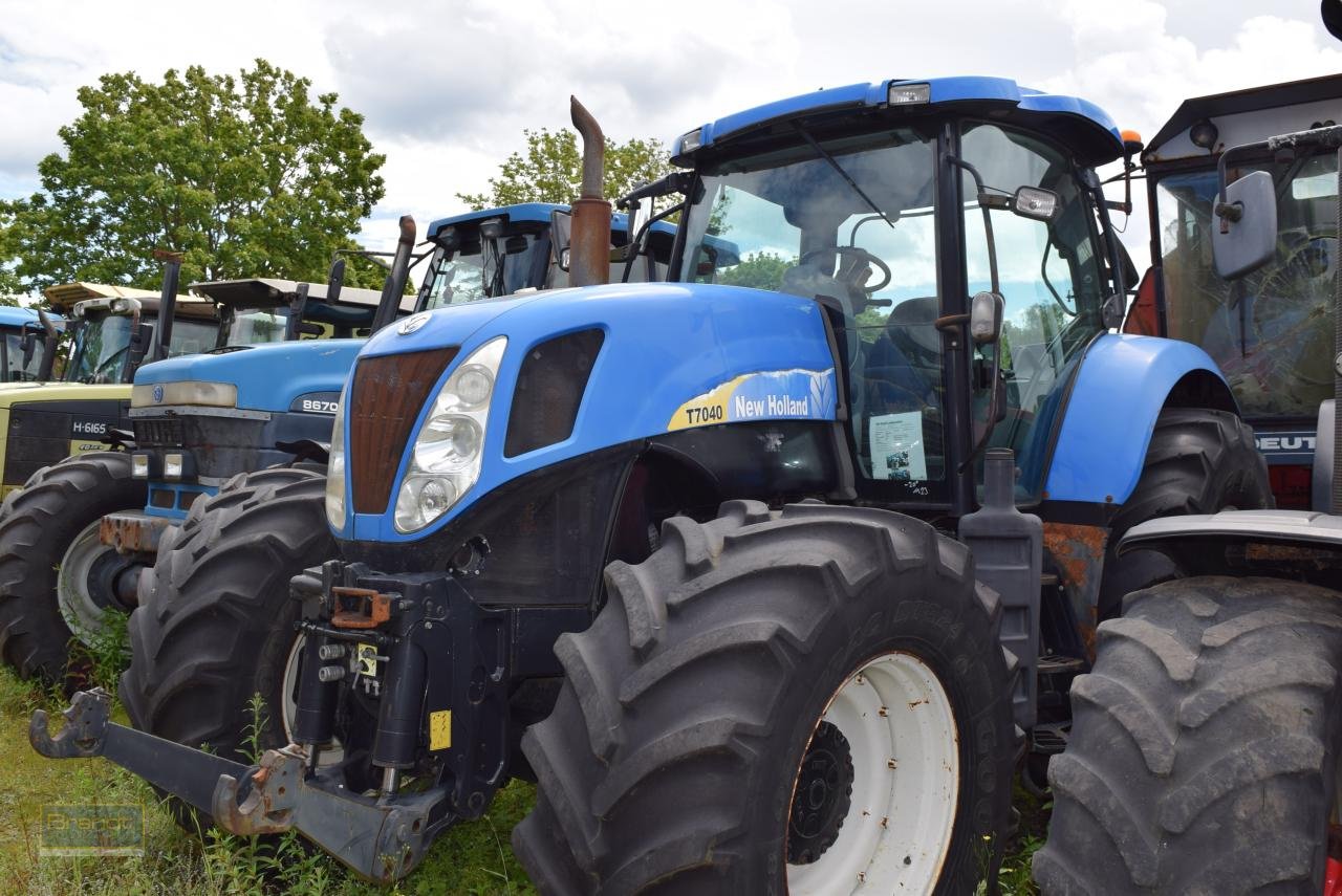 Traktor от тип New Holland T 7040, Gebrauchtmaschine в Oyten (Снимка 2)