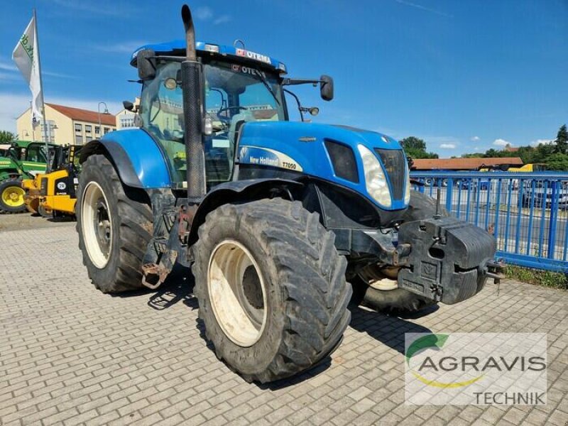 Traktor of the type New Holland T 7050 AUTO COMMAND, Gebrauchtmaschine in Grimma (Picture 2)