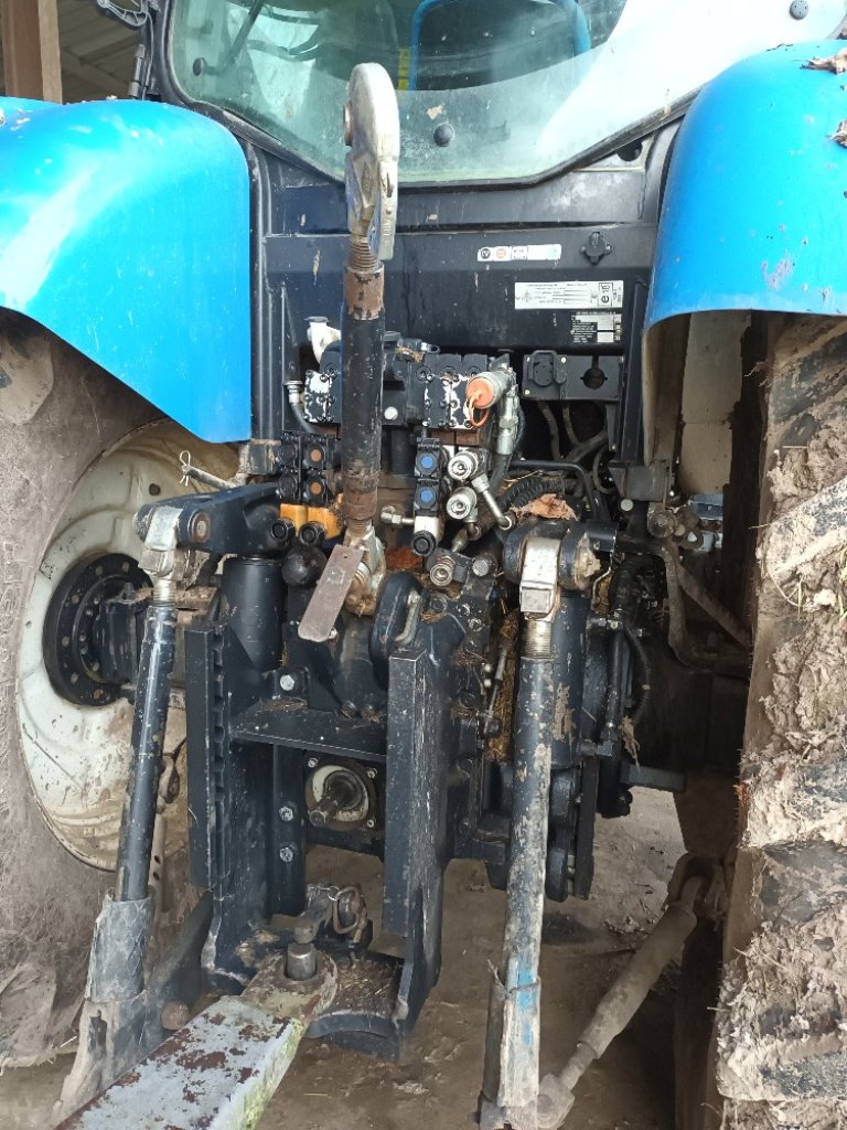 Traktor du type New Holland T 7050, Gebrauchtmaschine en MANDRES-SUR-VAIR (Photo 9)