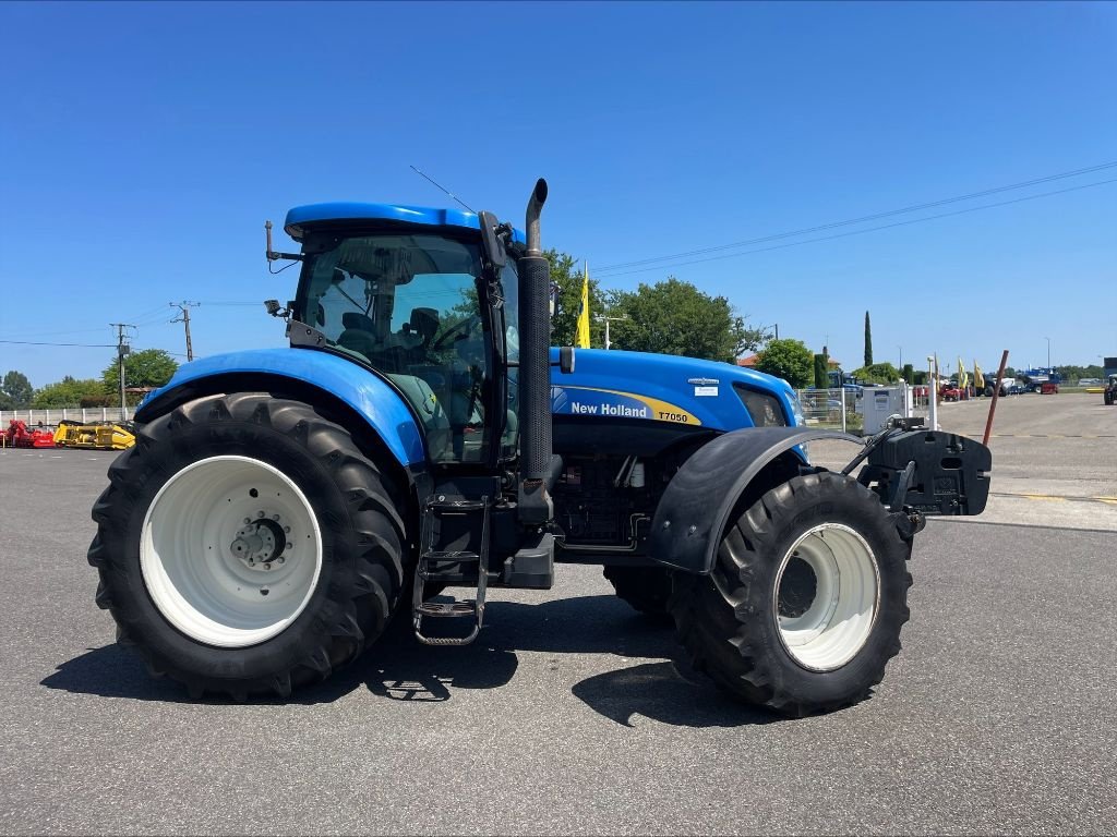 Traktor of the type New Holland T 7050, Gebrauchtmaschine in Montauban (Picture 5)