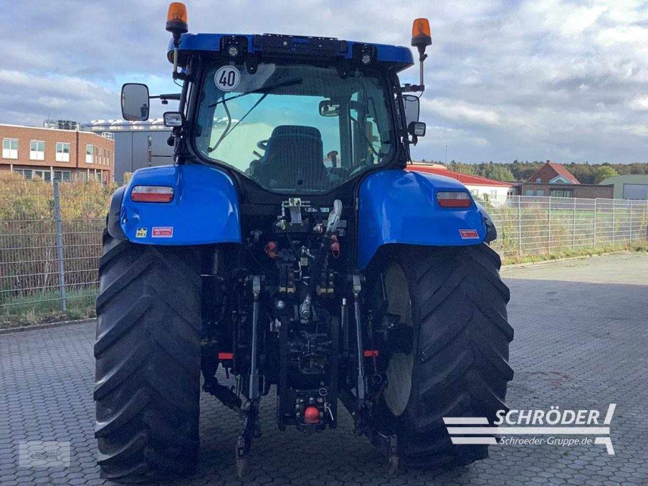 Traktor van het type New Holland T 7050, Gebrauchtmaschine in Norden (Foto 5)